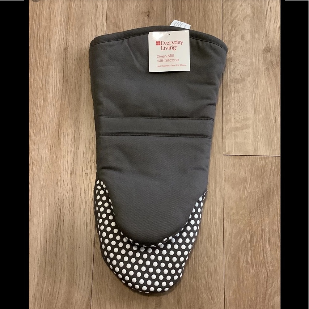 Everyday Living Oven Mitt NWT
